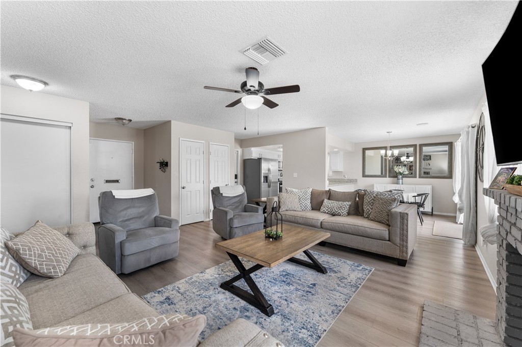 3472 Roxbury Property Photo 1