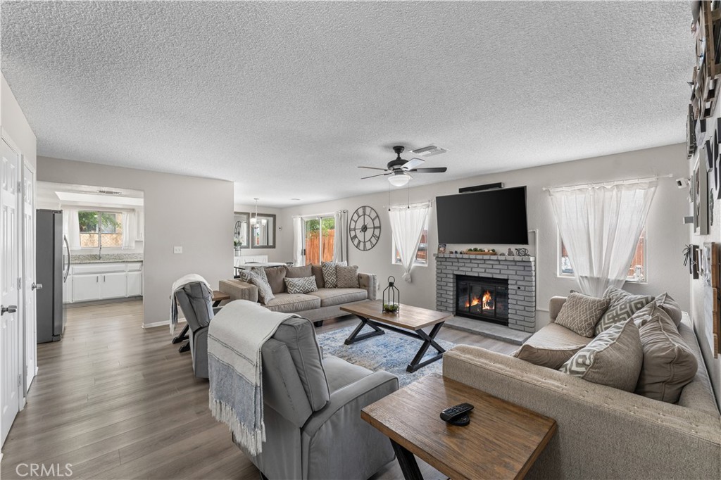 3472 Roxbury Property Photo 4