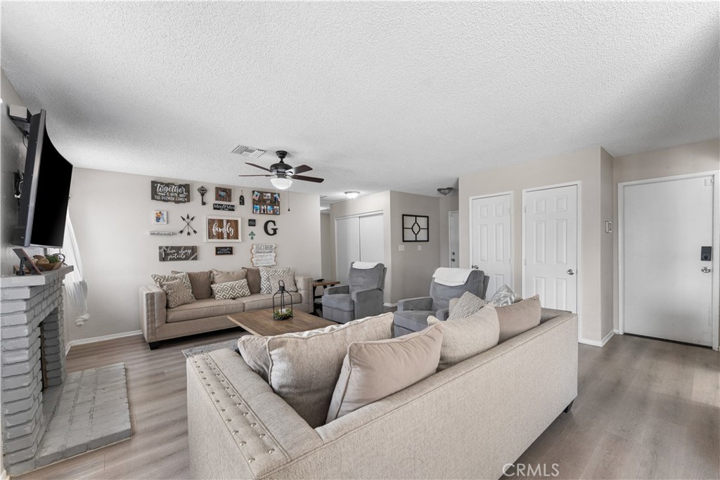 3472 Roxbury Property Photo 6