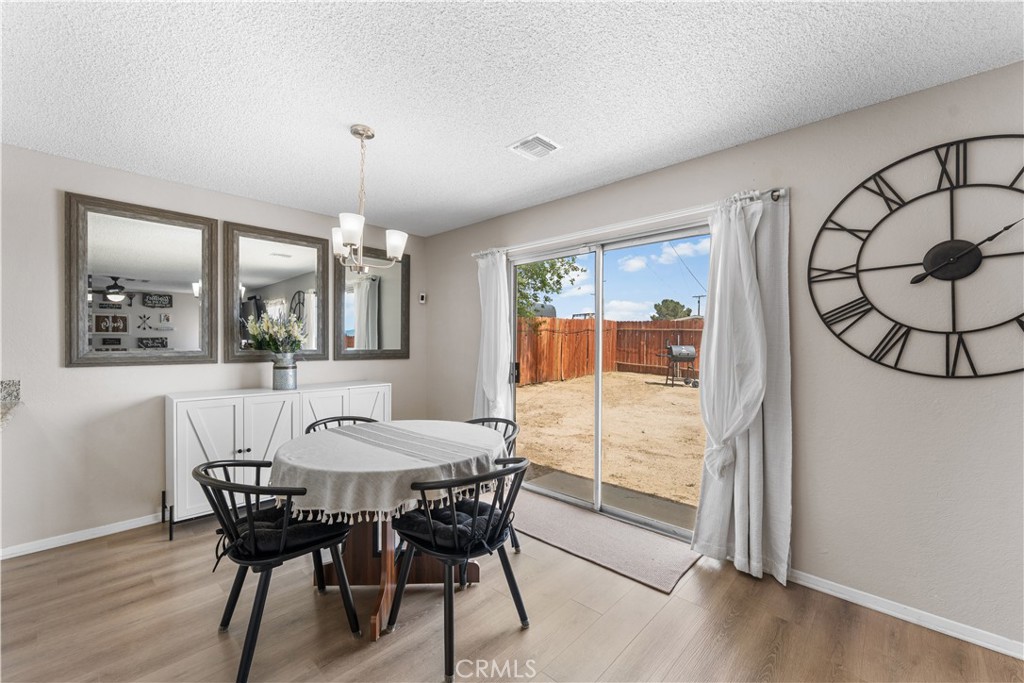3472 Roxbury Property Photo 7