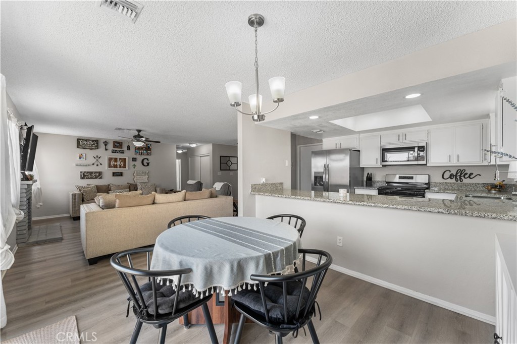 3472 Roxbury Property Photo 9