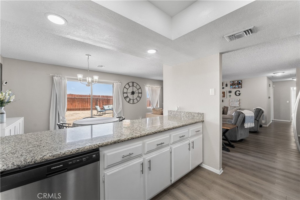 3472 Roxbury Property Photo 11