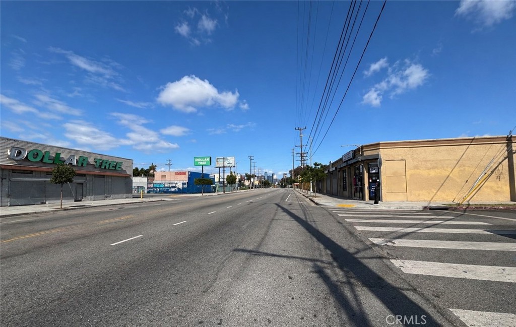 2030 - 2042 Venice Property Photo 9
