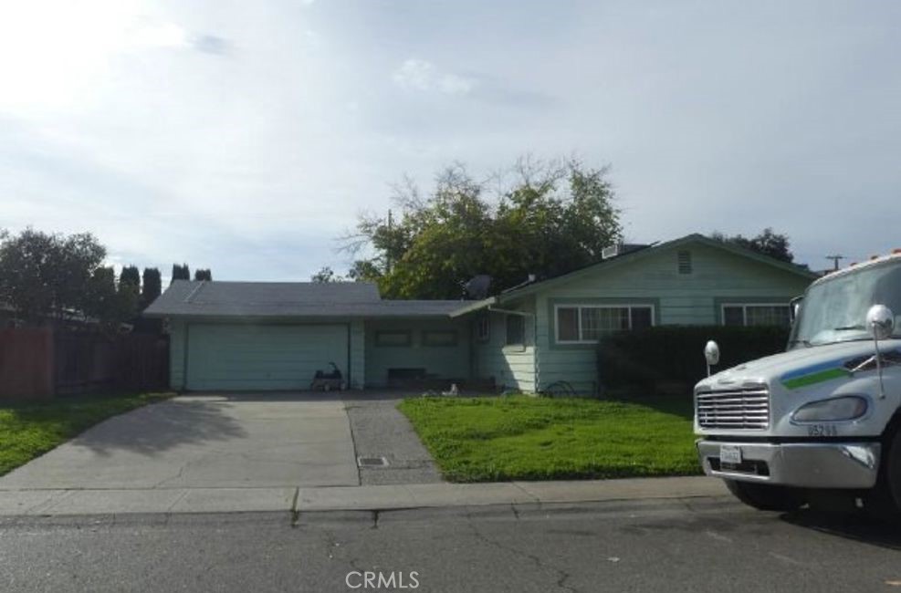 1150 E 22nd Property Photo 1