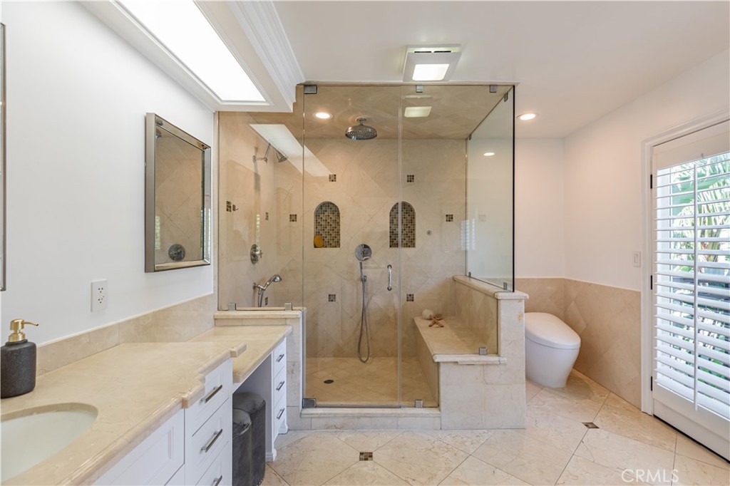 5242 Topeka Drive Property Photo 44