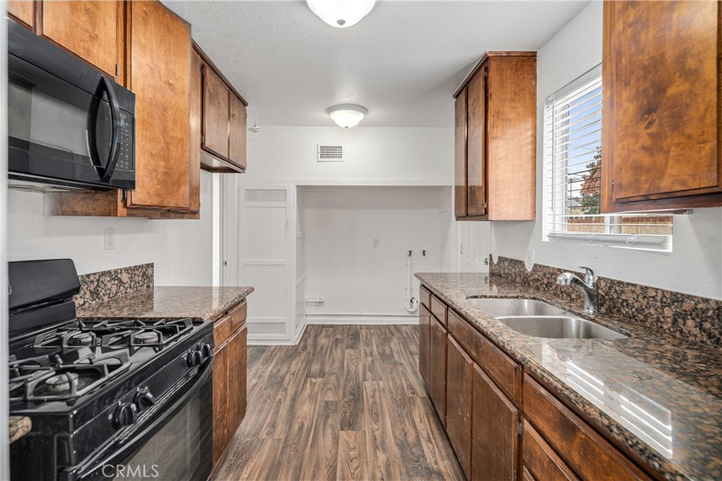 802 E Avenue Q4 Property Photo 10