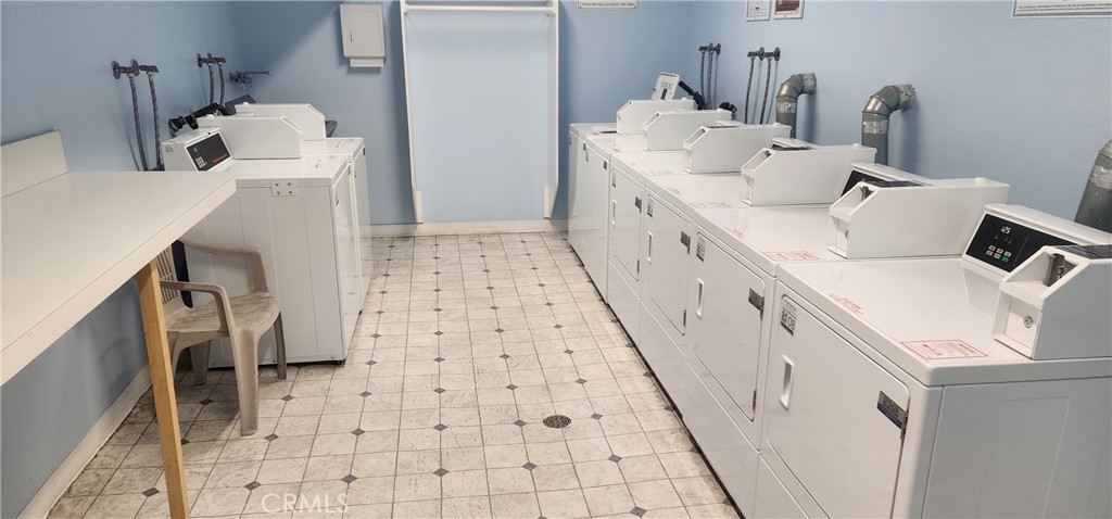 5400 Lindley Ave#105 Property Photo 10