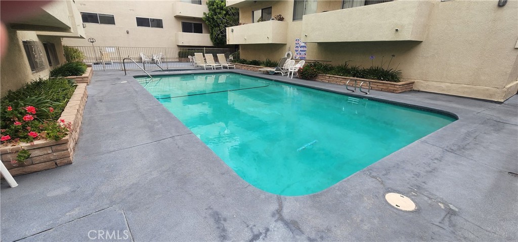 5400 Lindley Ave#105 Property Photo 13