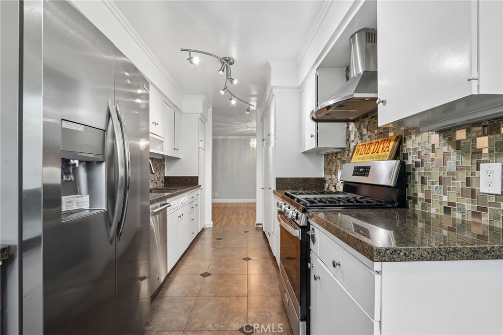 6225 Coldwater Canyon Avenue 102 Property Photo 12