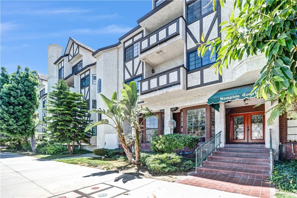 17914 Magnolia Boulevard 210 Property Photo 1