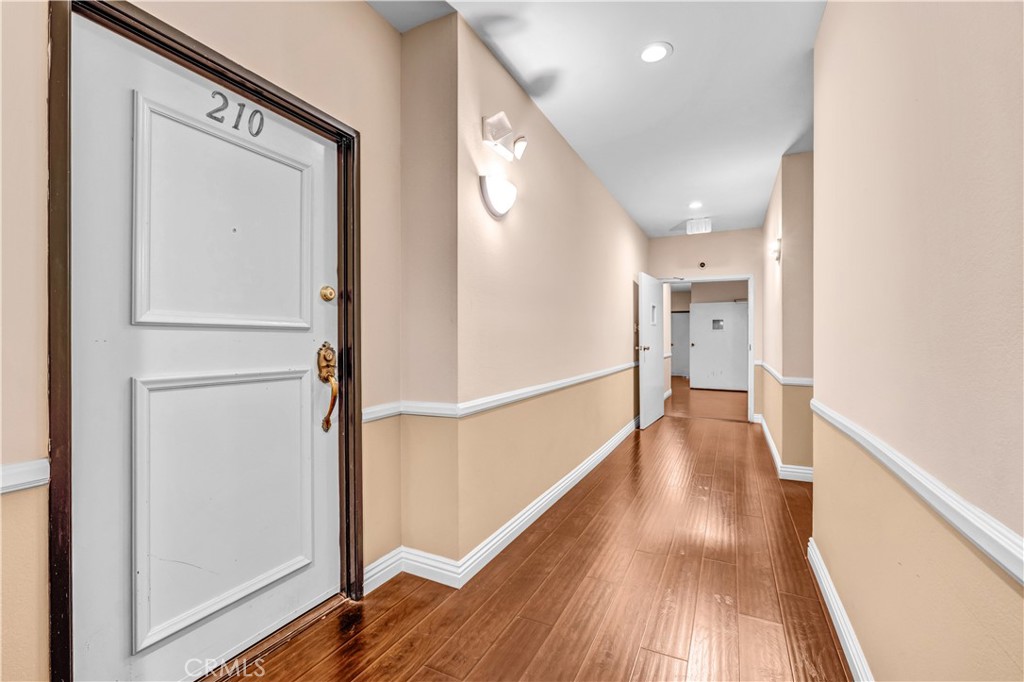 17914 Magnolia Boulevard 210 Property Photo 3