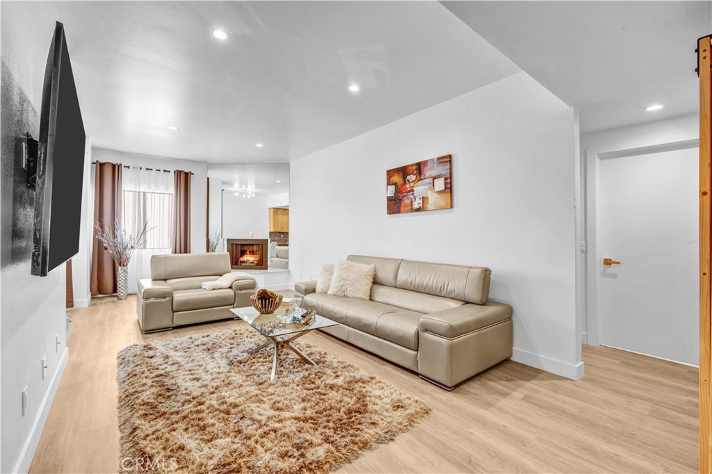 17914 Magnolia Boulevard 210 Property Photo 4