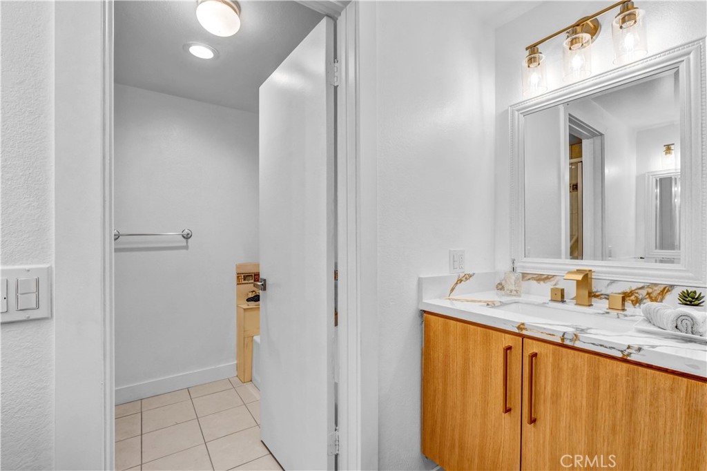 17914 Magnolia Boulevard 210 Property Photo 18