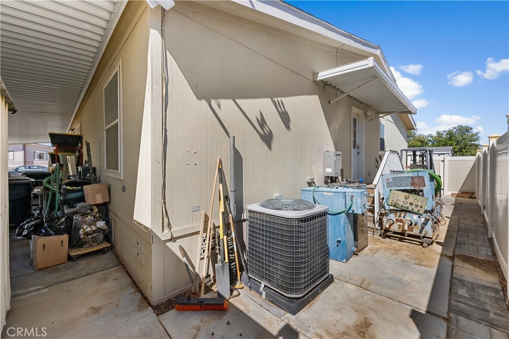 2100 Windflow 70 Property Photo 34