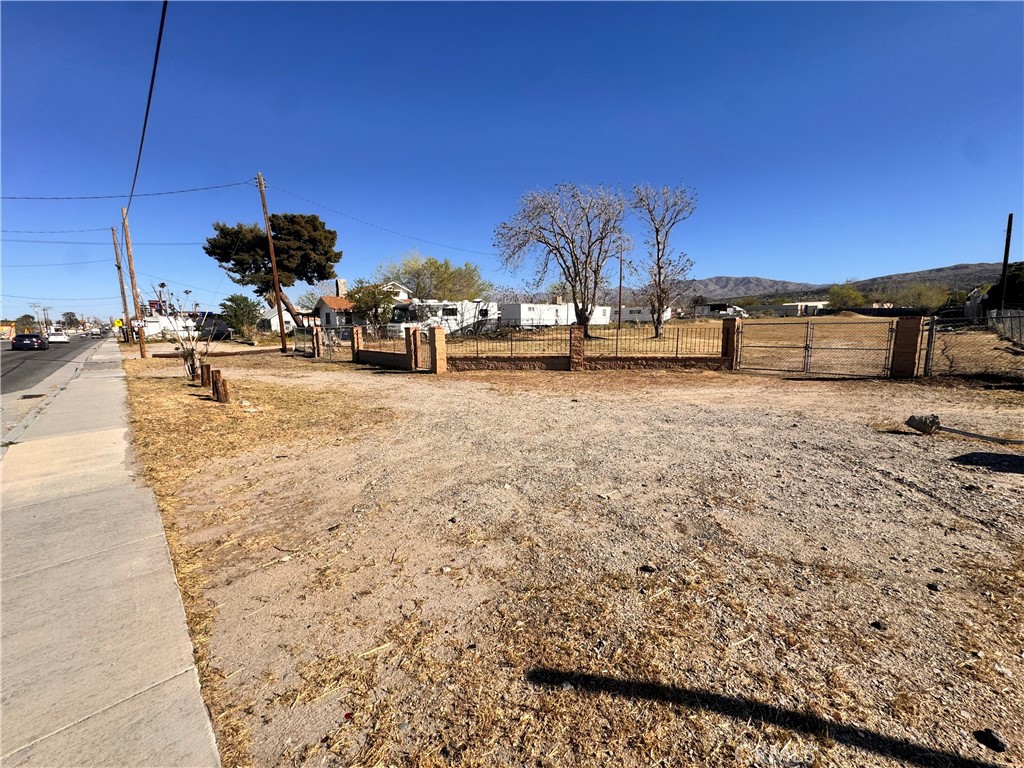 8026 Pearblossom Property Photo 25