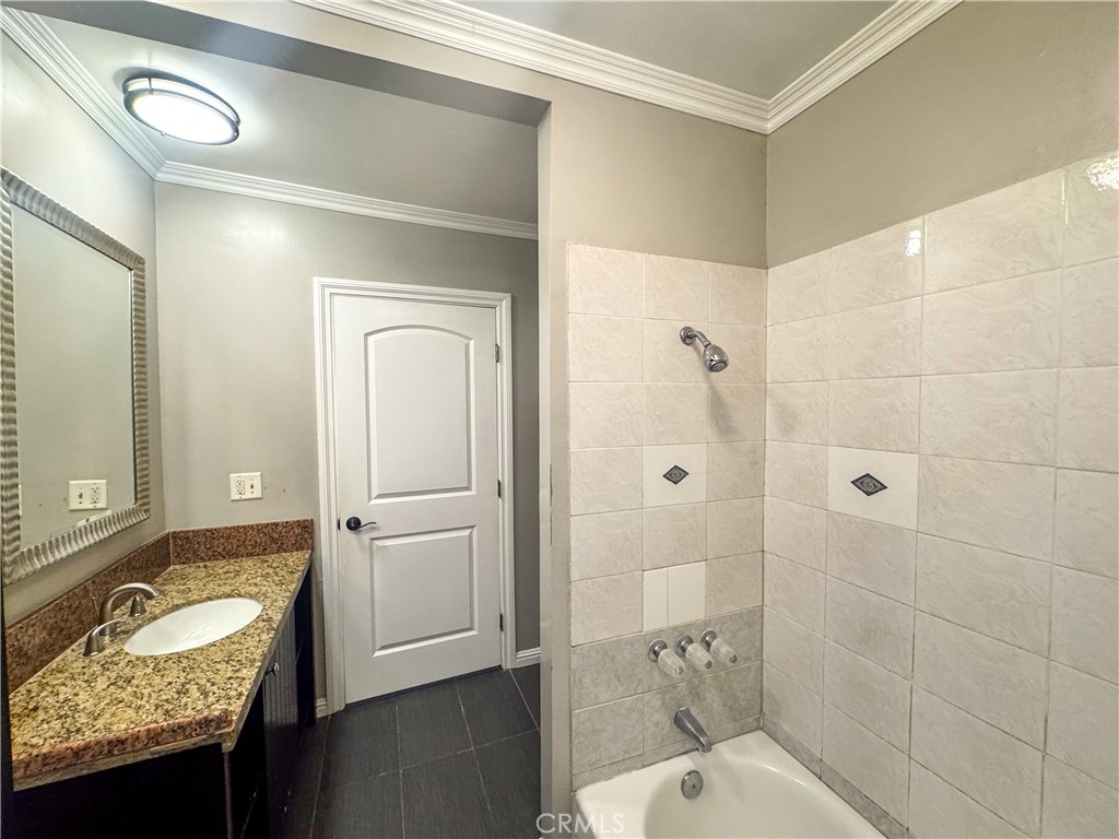 9019 Cedros Avenue 12 Property Photo 9