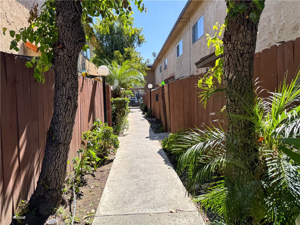 9019 Cedros Avenue 12 Property Photo 14