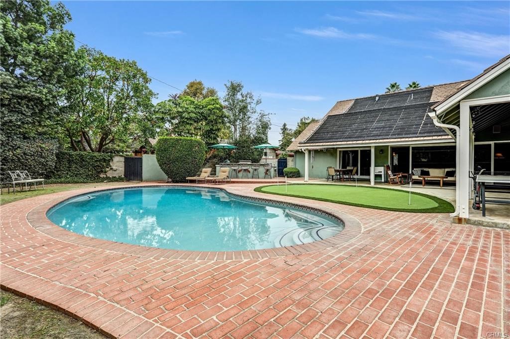 17300 Sunburst Property Photo 2
