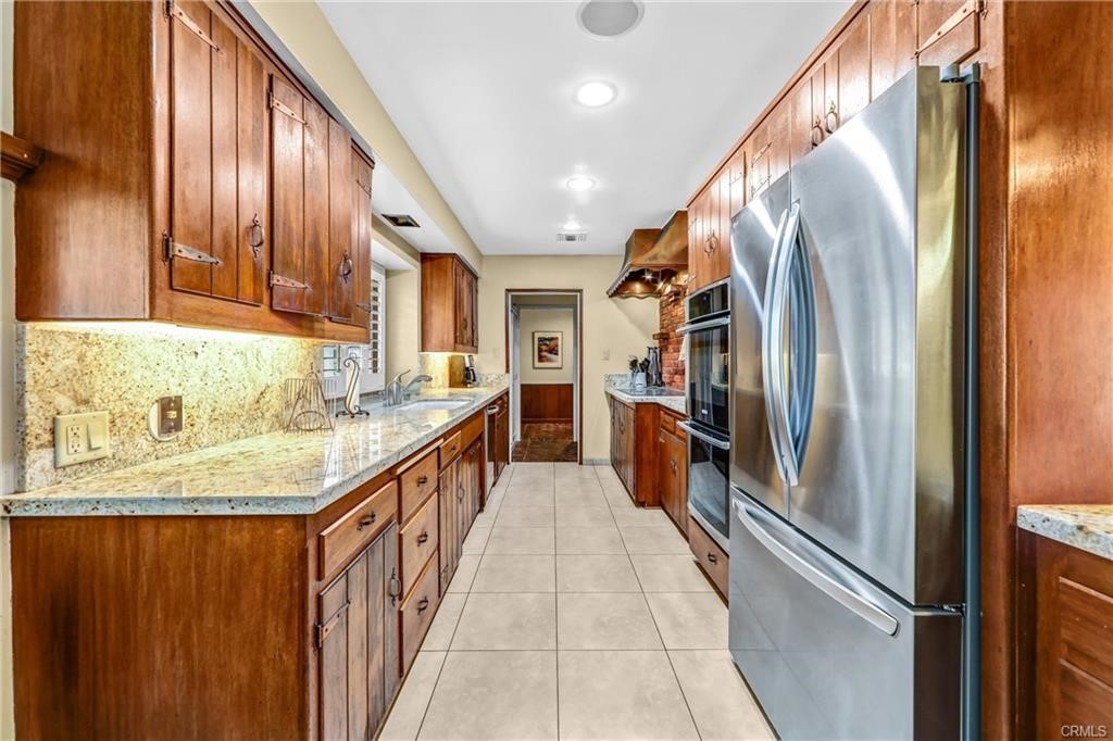 17300 Sunburst Property Photo 10