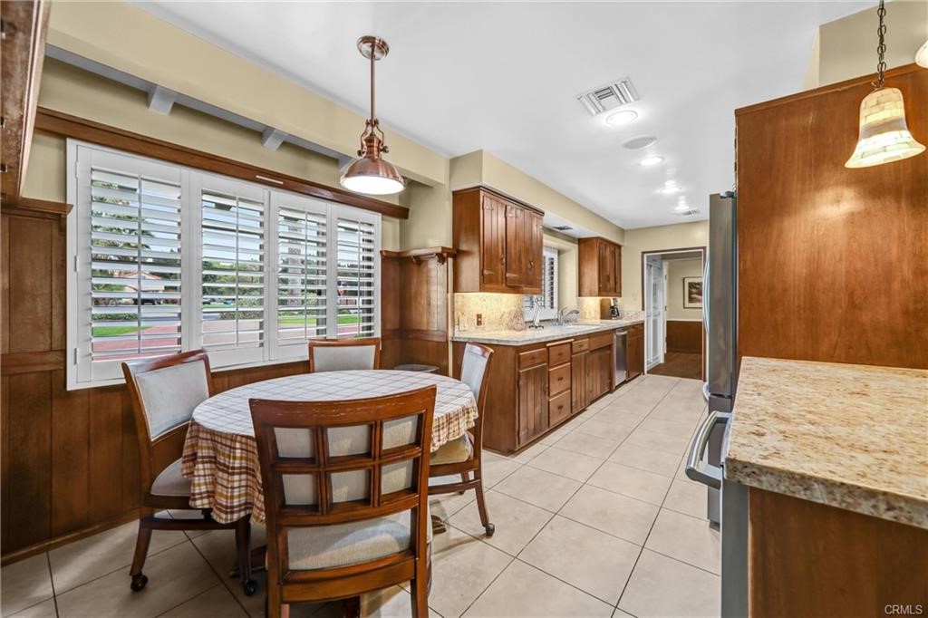 17300 Sunburst Property Photo 11