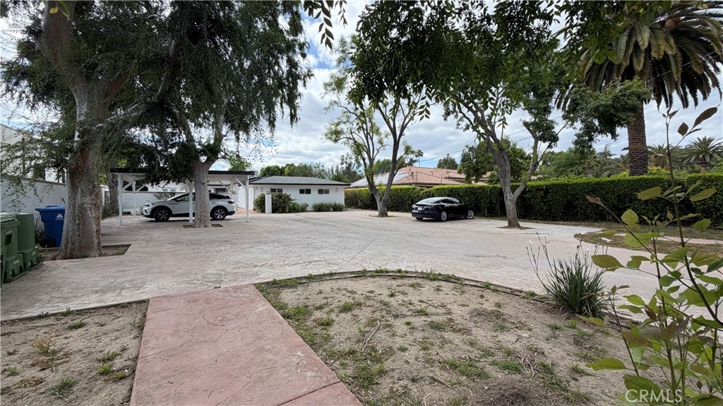 5855 Shirley Avenue Property Photo 4