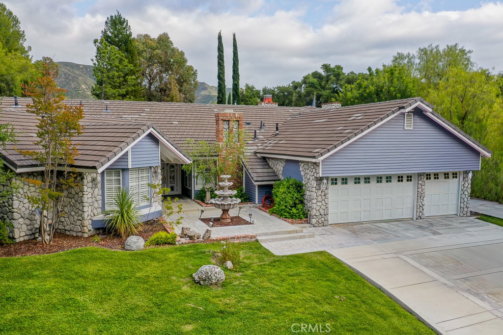 15657 Live Oak Springs Canyon Property Photo 2