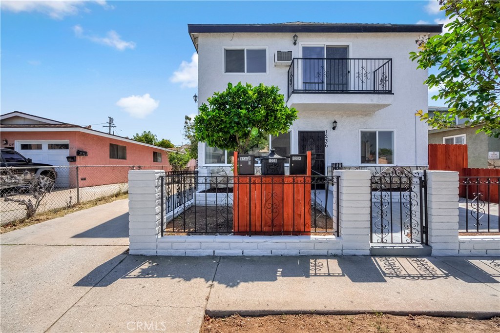 1236 1234 S Arizona Avenue Property Photo 2