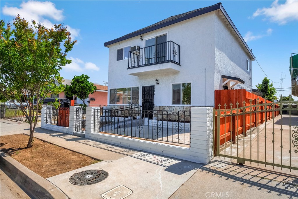 1236 1234 S Arizona Avenue Property Photo 3