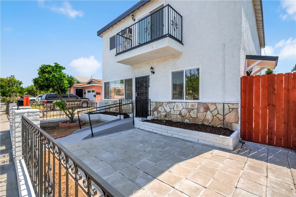 1236 1234 S Arizona Avenue Property Photo 4
