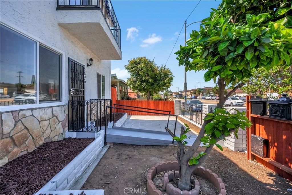 1236 1234 S Arizona Avenue Property Photo 5