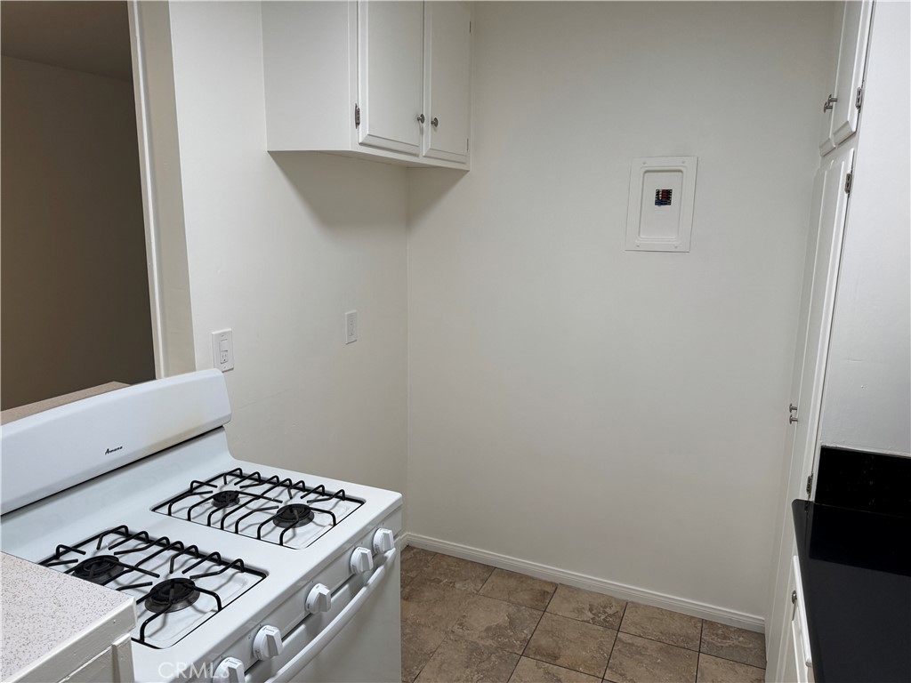 1164 Irving Avenue A Property Photo 9