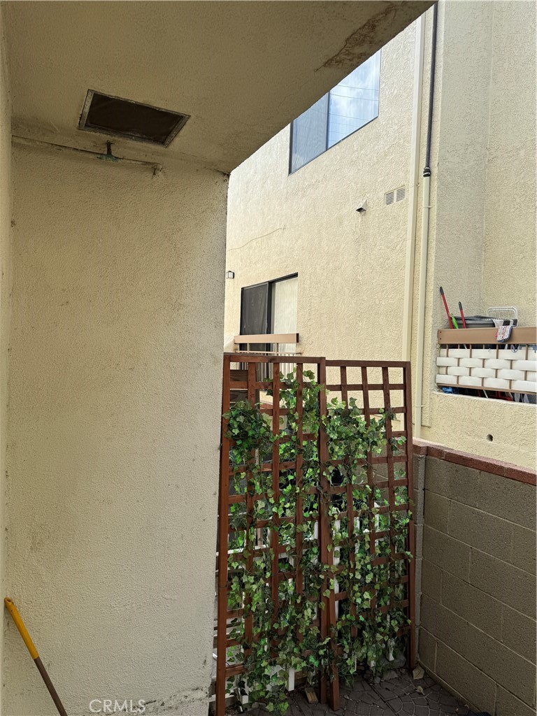 1164 Irving Avenue A Property Photo 35