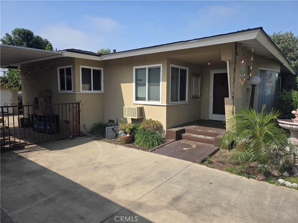 951 W Princeton Property Photo 3