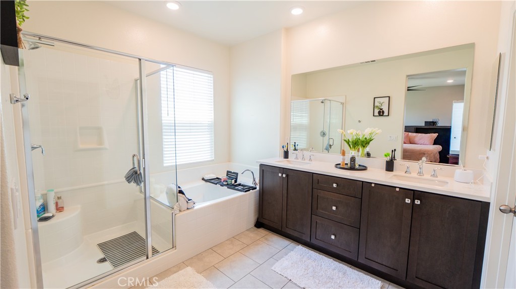 22740 Harmony Property Photo 4