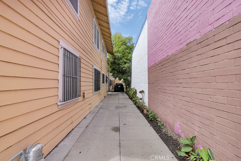 2113 Venice Property Photo 4
