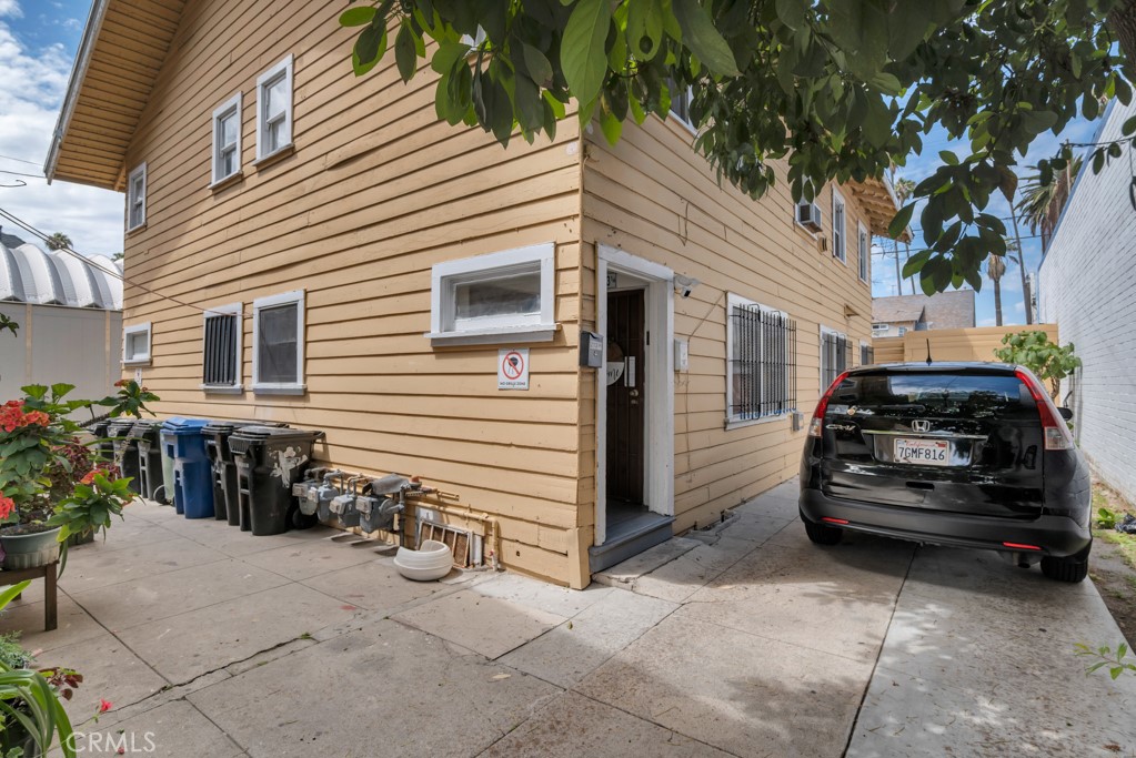 2113 Venice Property Photo 5