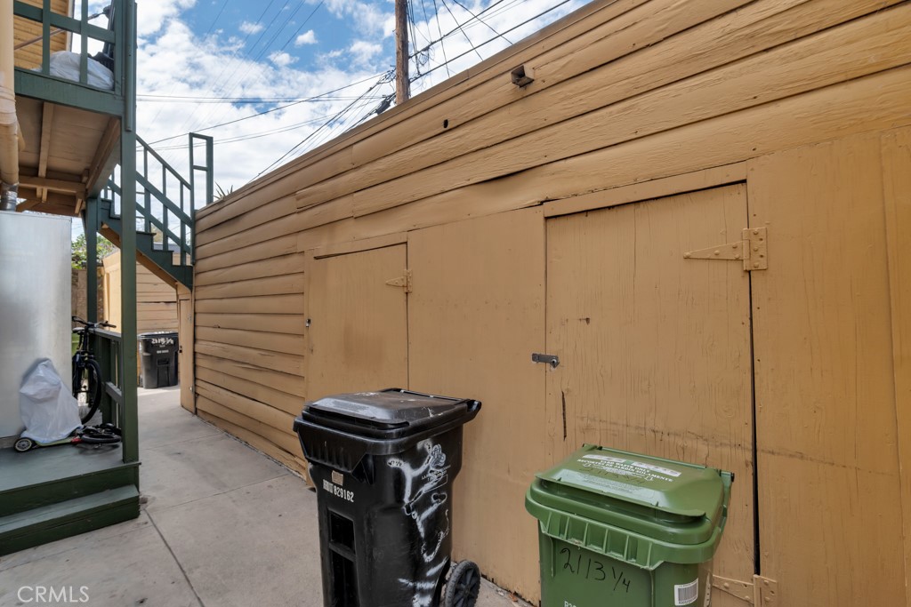 2113 Venice Property Photo 8