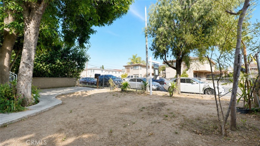 129 N Hagar Property Photo 3