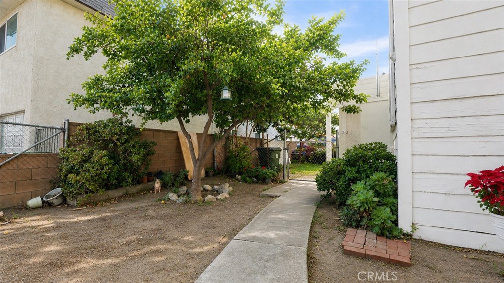129 N Hagar Property Photo 8