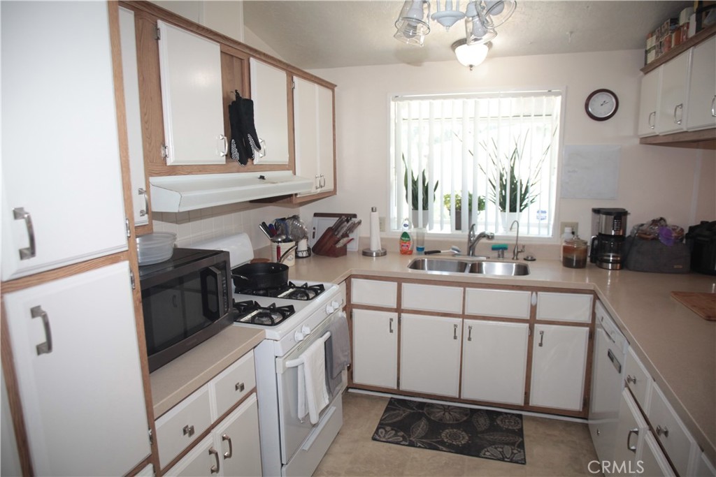 27502 Amethyst Property Photo 8