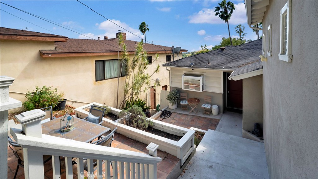407 Alta Vista Avenue Property Photo 2