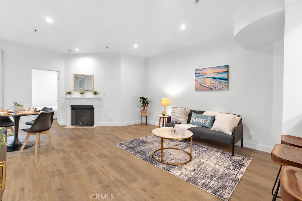 620 S Gramercy 338 Property Photo 3