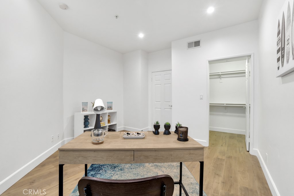 620 S Gramercy 338 Property Photo 16