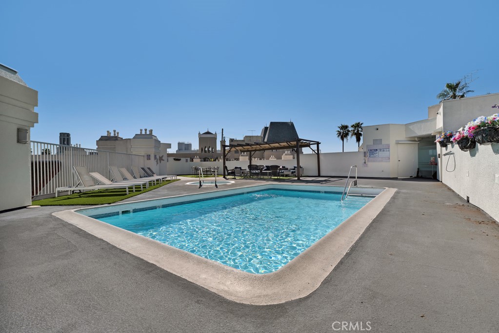 620 S Gramercy 338 Property Photo 18