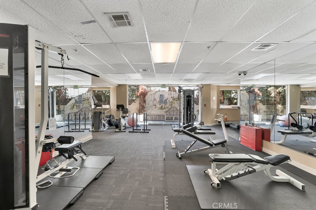 620 S Gramercy 338 Property Photo 23