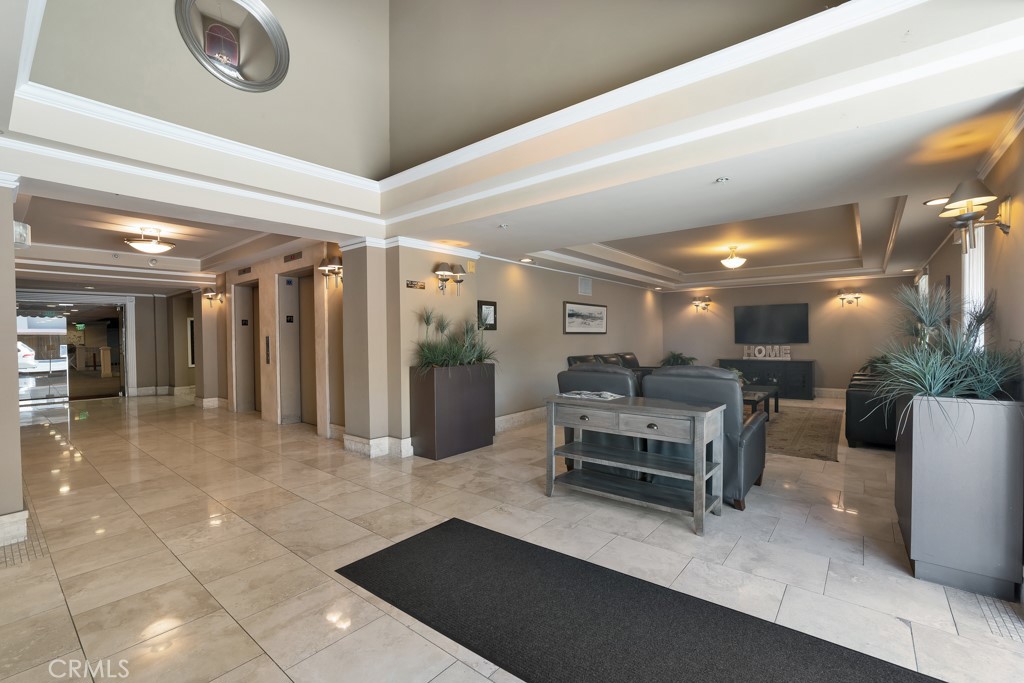 620 S Gramercy 338 Property Photo 26