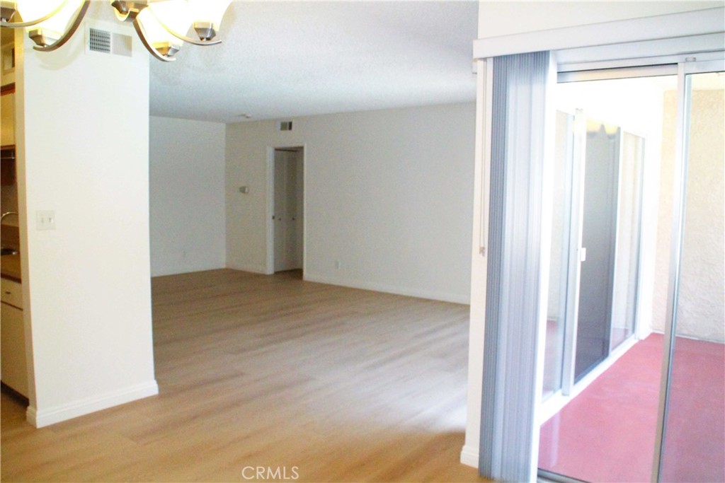 4487 Colbath Avenue 103 Property Photo 5