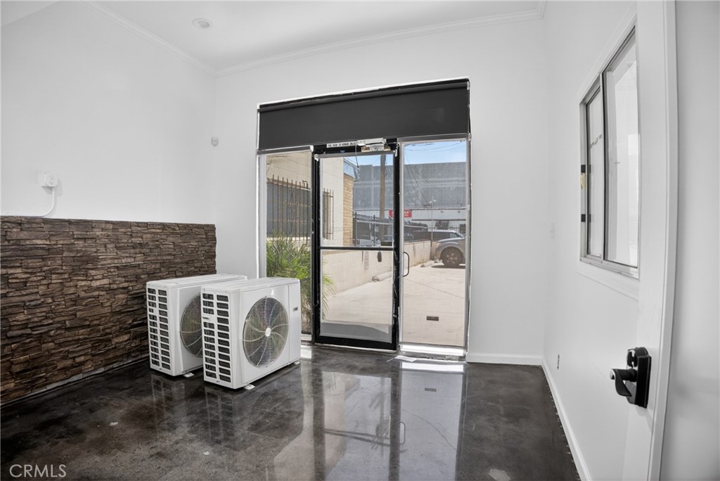 14521 Arminta Property Photo 6