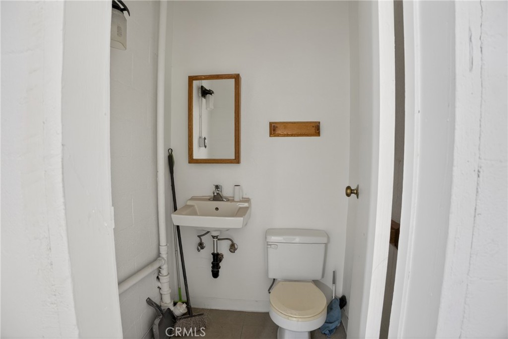 14521 Arminta Property Photo 25