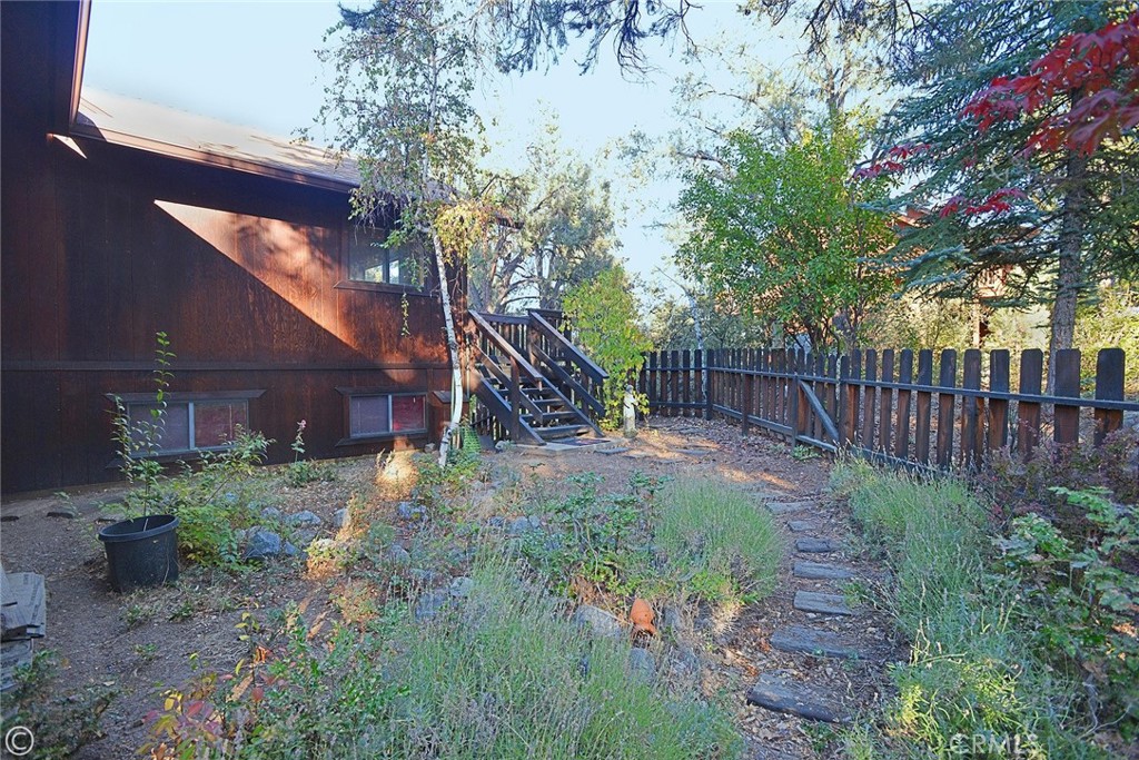 15808 Zurich Way Property Photo 3